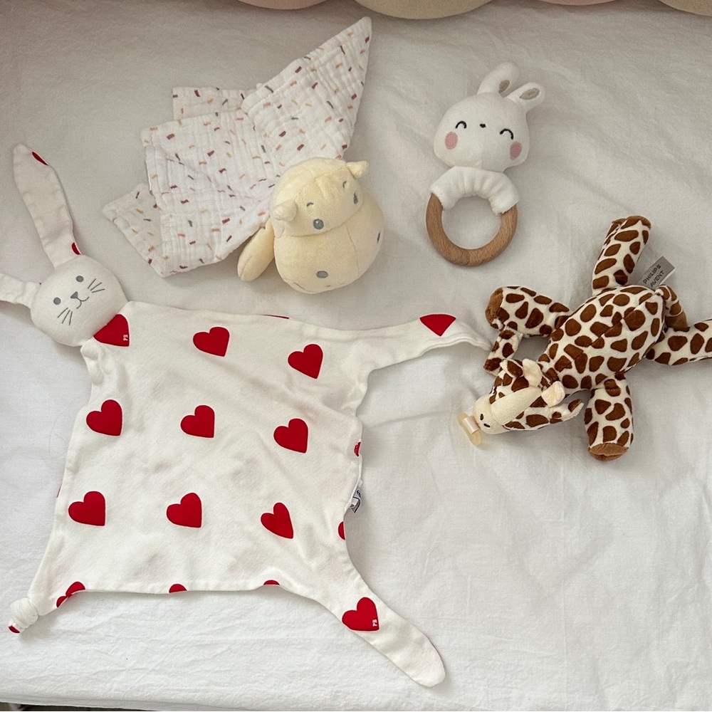 Stuffed animal, rattle, comforter, mini blanket doll